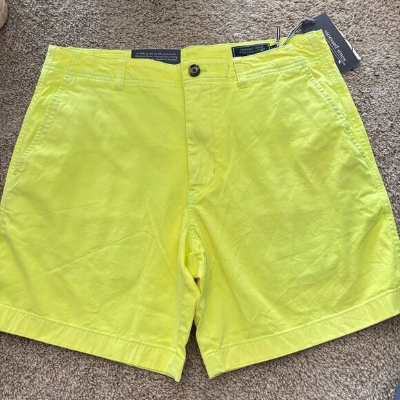 NWT Men’s Vineyard Vines highlighter Yellow Classic Fit Island Short – 32 - Picture 1 of 3